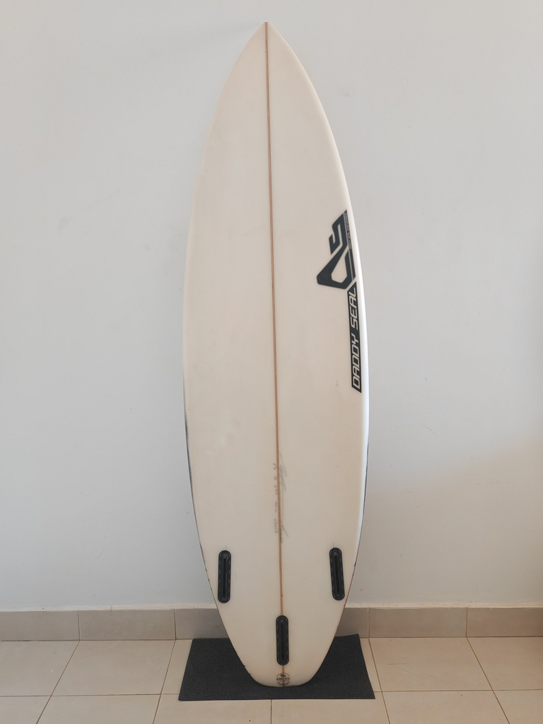SHORTBOARD DADDYSEAL MODEL YARDIES 2.0 Taille 6'0 x19 x 2'7/16 = 29,1l